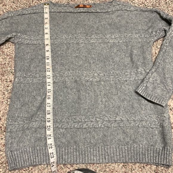 Belldini cable knit sweater - Picture 6 of 8